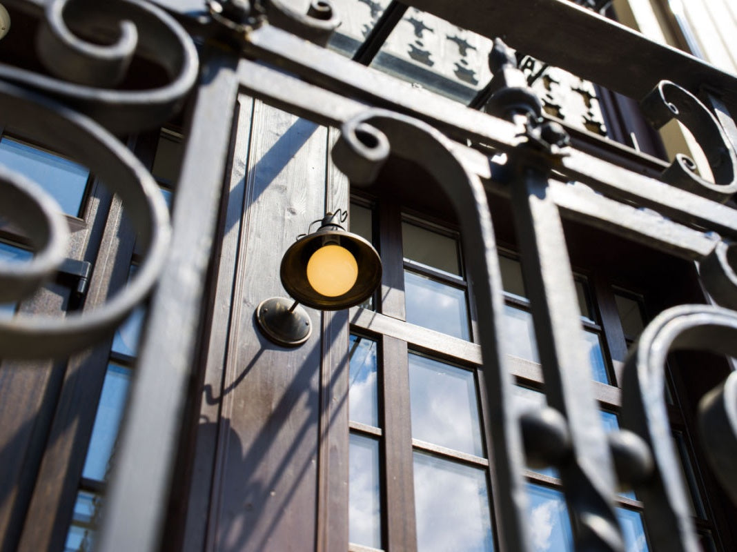 5 Reasons to Consider Using Wrought Iron Doors for Your Business